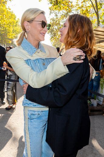 Robert Downey Jr Et Cate Blanchett Prennent La Pose Au Défilé Stella