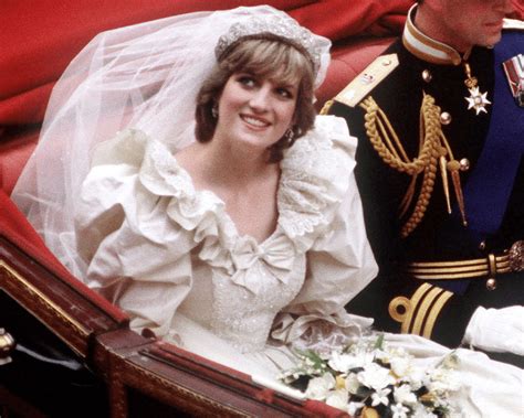Princess Diana S Iconic Wedding Dress Is On Display