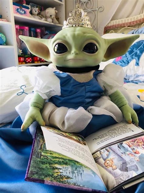 It seems like every week, a new artist's interpretation appears. Pin by J N on Baby Yoda in 2020 | Yoda funny, Yoda meme ...