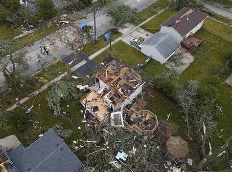 Suburban Chicago Area Hit By Tornado