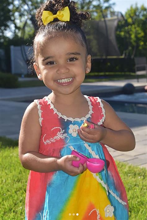 Rob Kardashian S Daughter Dream Adorably Hunts For Easter Eggs Celebritywshow