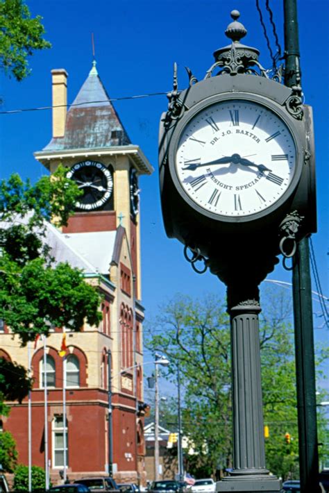 New Bern City Hall Clock Tower And Baxter Street Clock Somewhere In Time Sundials Time Stood