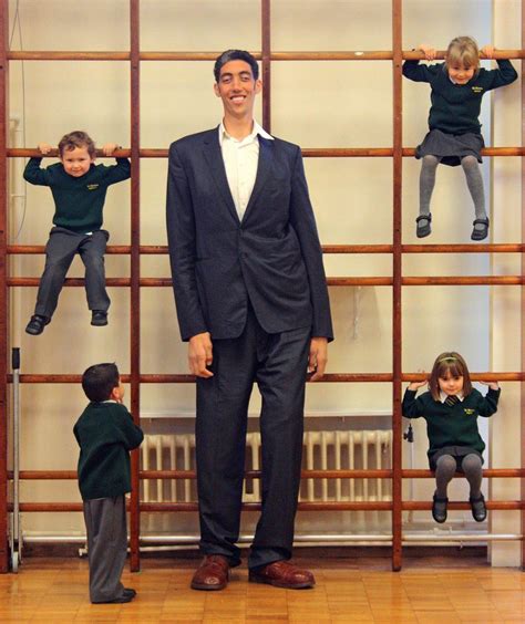 The Worlds Tallest Man Living Is 82 Human Tall Guys Worlds