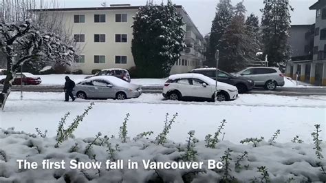 The First Snow Fall In Vancouver Bc Canada Youtube
