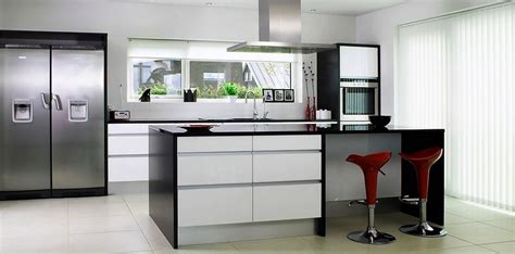Las cocinas integrales pequeñas con estilo moderno pueden proporcionar vida y frescura a tu casa. COCINAS MINIMALISTAS. TE AYUDAMOS A ELEGIR | HOYLOWCOST