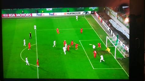 Rapid wien'de orta saha oyuncuları petrovic ile ljubicic forma giyemeyecek. SK Rapid Wien vs. Spartak Moskau 1:0 GOAL VIDEO - YouTube