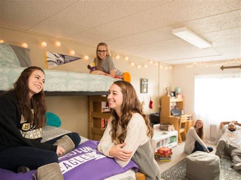 18 Colleges And Universities With The Best College Dorm Rooms