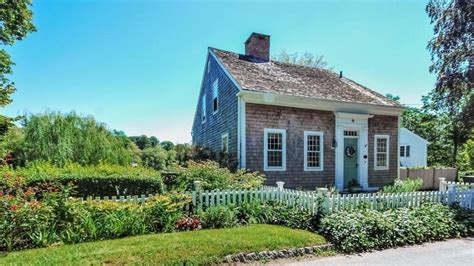 The Oldest House For Sale On Cape Cod Wants 575k Historic Homes For