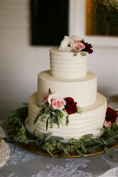 A Rustic Elegant Fall Wedding Wedding Cakes With Flowers