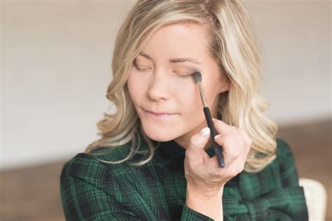 5 Ways To Glam Up Your Holiday Makeup Routine