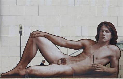 Desnudo Masculino Censurado En Exposici N De Arte Hombres En Bolas