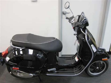 If you would like to get a quote on a new 2010 vespa gts 300 super use our build your own tool, or compare this bike to other scooter motorcycles.to view more specifications, visit our detailed specifications. 2010 Vespa GTS 300 Super - Moto.ZombDrive.COM
