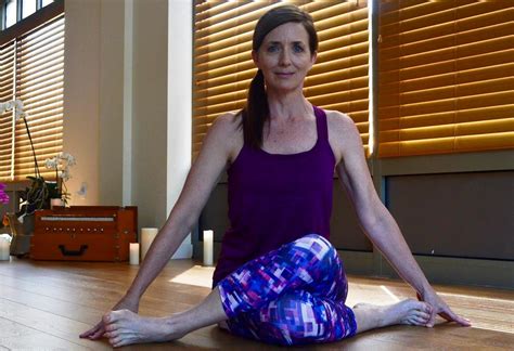That's when i really started to freak out, fearing it was an intense advanced flow filled with challenging poses and headstands. Shoelace pose | Yin yoga poses, Yoga poses, Yin yoga
