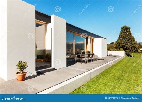 Mooi Modern Huis Stock Afbeelding Image Of Luxe Buiten 35178375