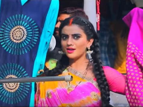 Bhojpuri Actress Akshara Singh Comes Out With A New Song ‘shingar Hoi