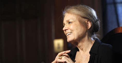 Gloria Steinem Apologizes For Implying Women Back Sanders To Meet Men