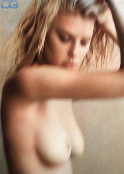 Charlotte Mckinney Nackt Bilder Onlyfans Leaks Playboy Fotos Sex Szene