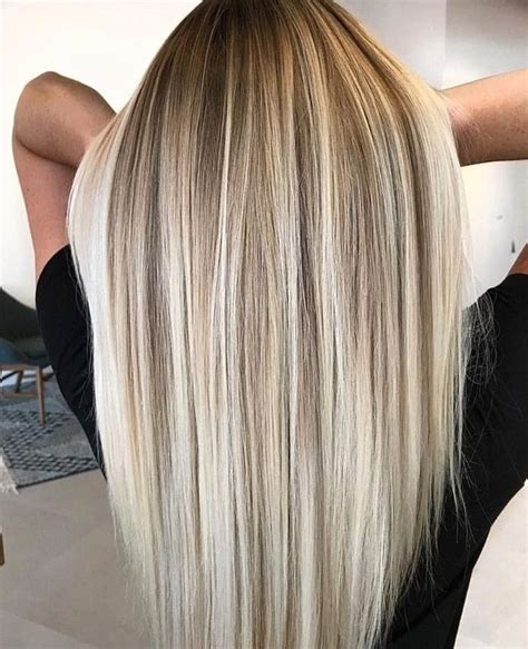 Haircolorbalayage In Blonde Hair With Roots Black Roots Blonde Hair Hair Styles