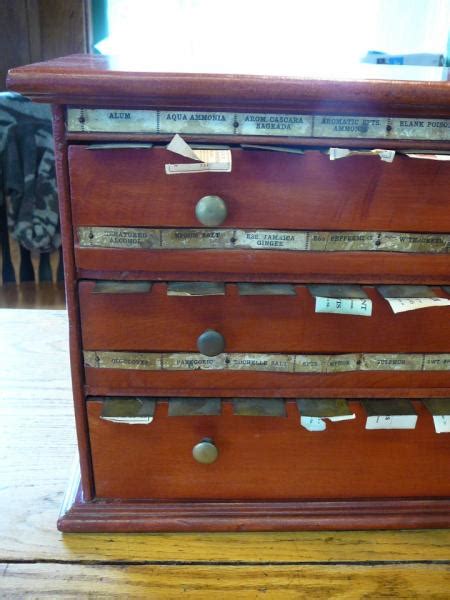 S42 Antique Apothecary Pharmacy Drug Store Wooden Label Cabinet