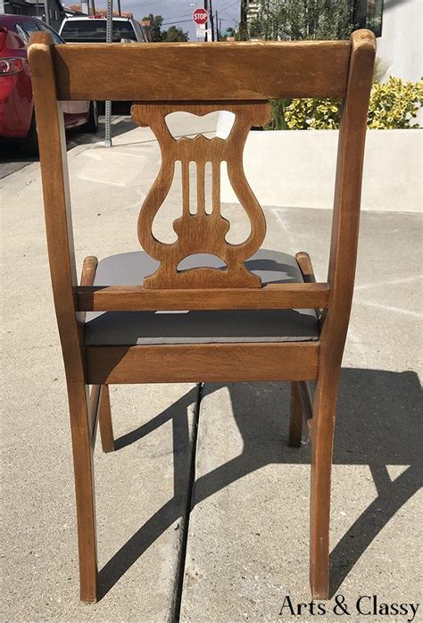 This time something a little different with a walk through video. DIY Meubles : Lyre back Chair Find obtient un relooking ...