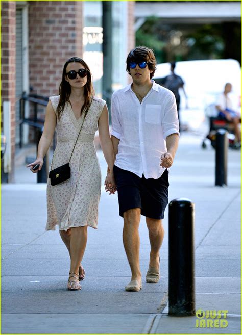 Keira Knightley Shows Off Post Baby Bod On Stroll With Hubby James Righton Photo