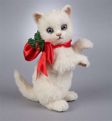 R John Wright Releases A Special New Christmas Kitten Holly Stuffed