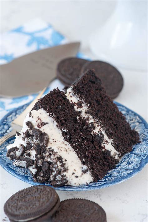 Oreo has to be one of the most tried and true cake flavors out there, and is the inspiration for this oreo drip cake. Cookies 'n Cream Oreo Cake Roll - Crazy for Crust
