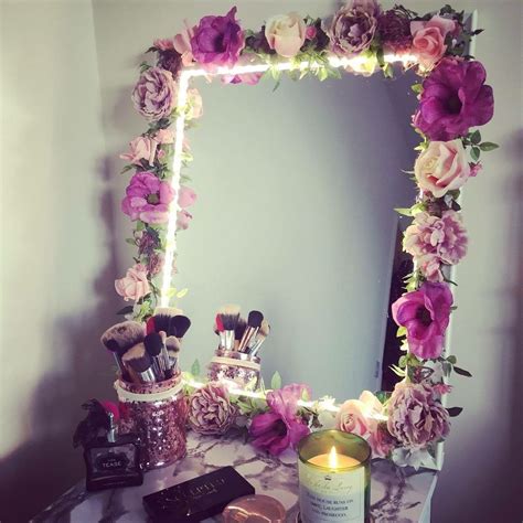 Pin By Adanna Renee On Manualidad Diy Flowers Flower Mirror Room Diy