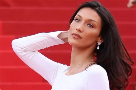what are the symptoms of lyme disease as supermodel bella hadid shares chronic health battle