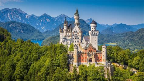Most Beautiful Castles In The World Famous Palaces To Visit