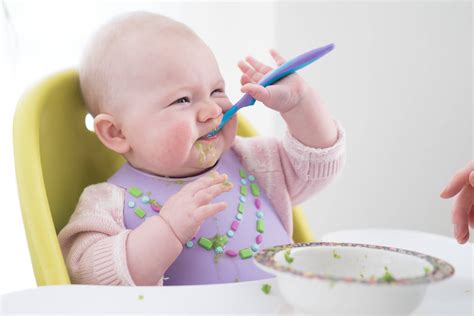 Baby solid foods by age. Introducing Solids to Your Baby's Diet | DietitianNalini
