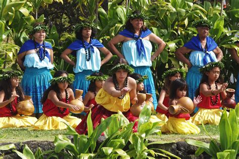 7 Ways People Bond In Hawaii Hawaii Aloha Travel