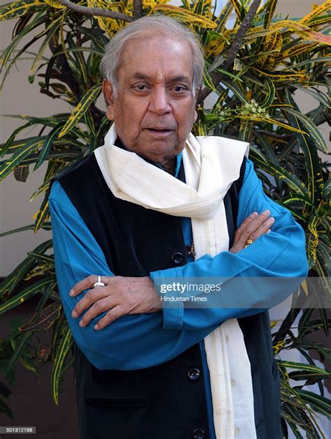 Ace Kathak Exponent Pandit Birju Maharaj Poses Of A Photograph On