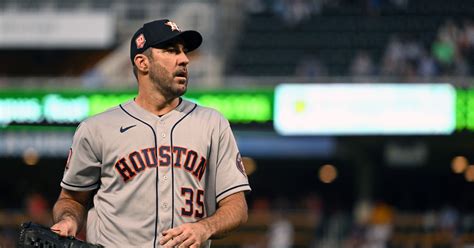 Verlander Smothers Twins Takes No Hitter Into Eighth Inning To Lead
