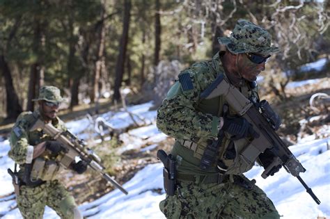 Us Navy Seals Armed With Fn Scar H Rifles And Aor 2 Camo 4256x2832