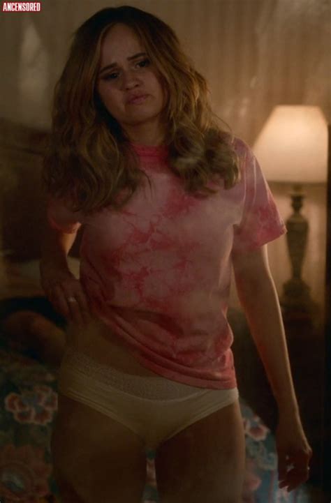 Nackte Debby Ryan In Insatiable