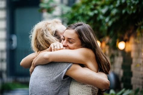 ¿practicarías La Abrazoterapia Estas Son Las 4 Razones Por Las Que Deberías Dar Un Abrazo Siempre