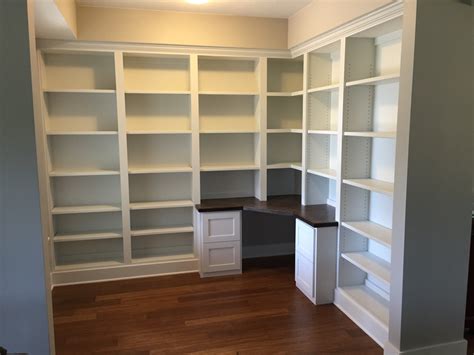 Built In Corner Desk With Bookshelves Bookshelf Style