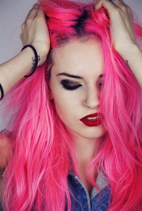 Long Messy Hot Pink Punk Hairstyle Hårfarve