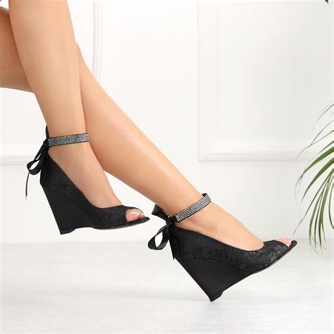 noviya dantel siyah taşlı dolgu topuklu kadın ayakkabı