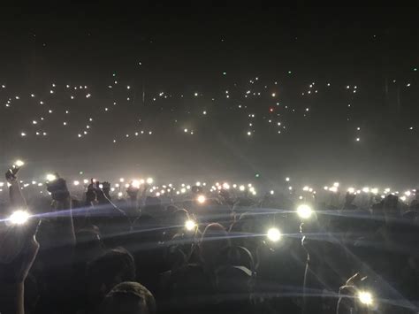 Lights during busted and blue at the San Fran show : r/gorillaz