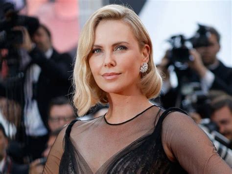 Theron belongs to the afrikaner family, and also includes dutch as well as german and french. Charlize Theron Wiki, Height, Weight, Age, Boyfriend ...