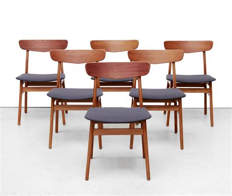 Danish inspirations offers a wide selection of quality dining room furnitures for the lover of modern interior design in houston, tx. Set of 6 Danish designer dining chairs from Farstrup in ...