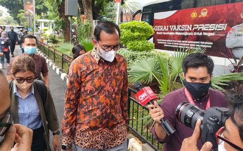 Dikabarkan Direktur Lokataru Haris Azhar Dan Fatia Kontras Dijemput