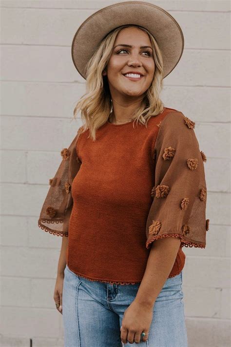 Rdr2 Online Female Outfits in 2020 | Sweater material ...