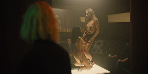 Nude Video Celebs Maika Monroe Sexy Watcher