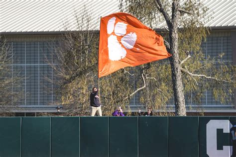 Logoleo Cagle Lead Tigers To Victory Over Unc Clemson Tigers