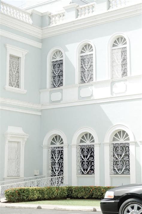 Una importante porción del edificio quedó reducida a escombros y dejó el interior de numerosos apartamentos al descubierto. Windows / architecture / Condado Vanderbilt Puerto Rico ...