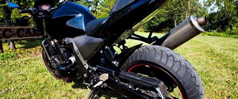 Motorcycle specifications, reviews, roadtest, photos, videos and comments on all motorcycles. Kawasaki Z750 - 2004