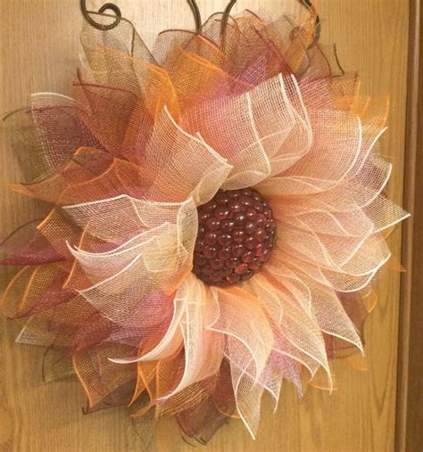 Deco Mesh Sunflower Tutorial Shows How To Diy This Seasonal Wreath